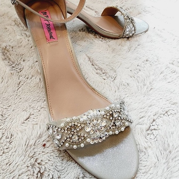BETSEY JOHNSON GABRIAL JEWELED GRAY SPRAPPY HEELS SIZE 11 - Picture 4 of 11